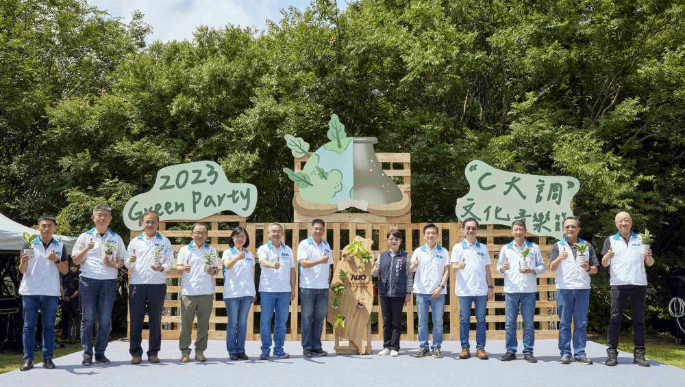 友達光電攜手供應商夥伴及台中市政府，共同倡議及推廣加樹減塑、節能減碳的淨零綠生活