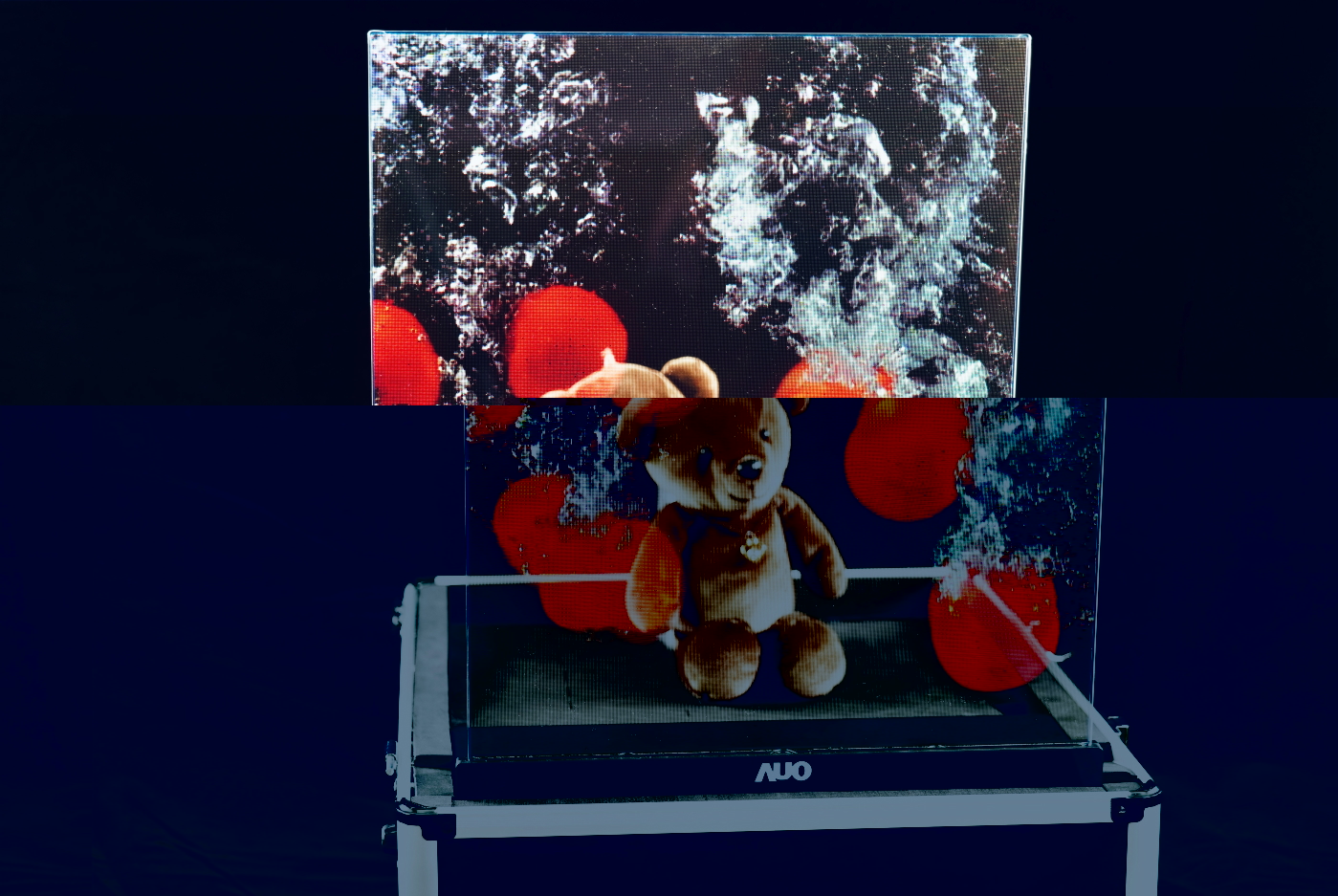 友達領先研發Micro LED透明顯示器，具備高穿透、低繞射、高亮度、可拼接之特性，可應用於智慧移動、智慧零售、商業展示等多元場域